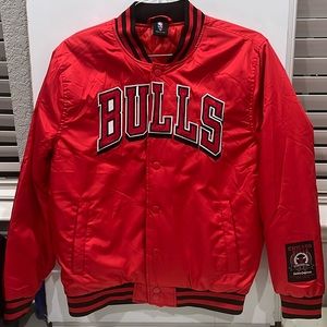 Chicago Bulls Jacket Men’s size Small NWT Free Shipping!!